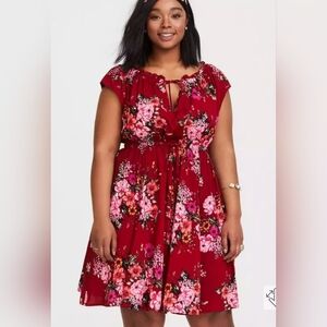 Torrid Red Floral Challis Mini Dress Women’s Size 1 (1X) Keyhole Neck Rayon Boho